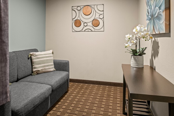 Room 22 of 38
