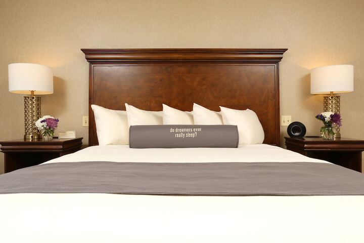 Room 53 of 118