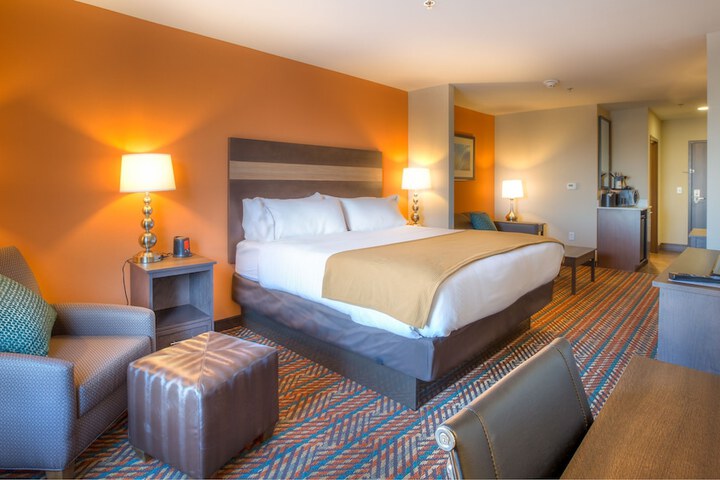 Holiday Inn Express Wichita South by IHG