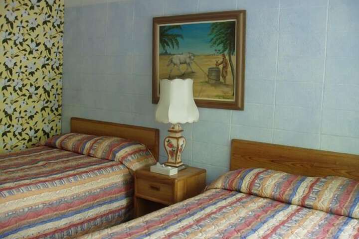 Room 16 of 32