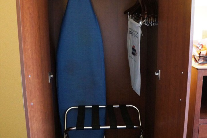 Room 48 of 64