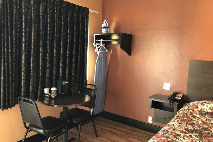 Room 12 of 19