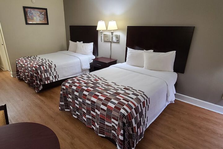 Room 9 of 18