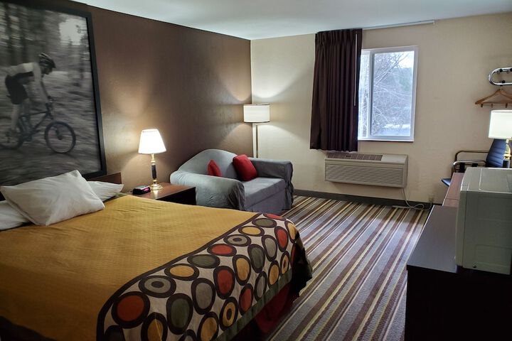 Room 35 of 46