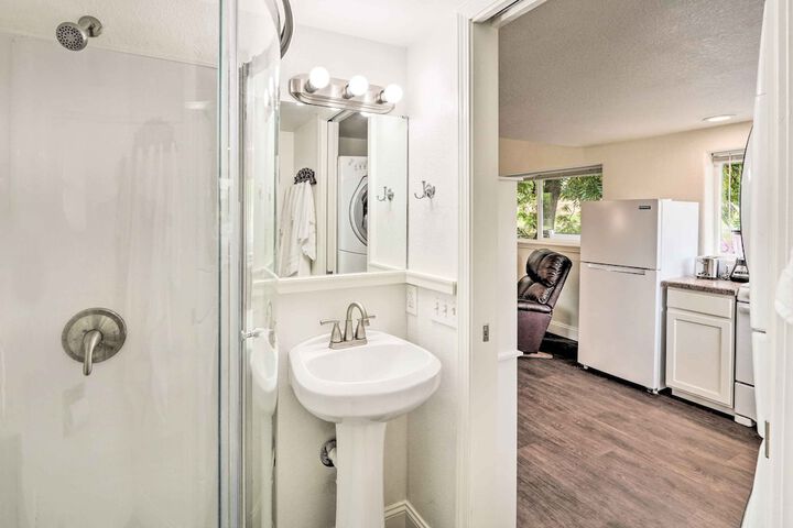 Cozy Ferndale Studio on 20-acre Working Farm!