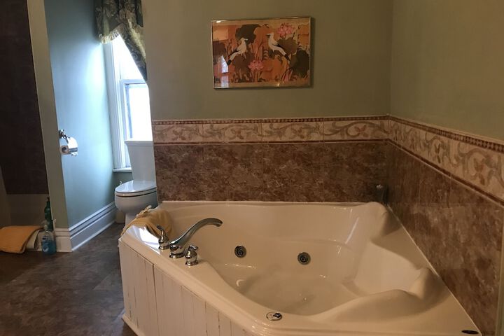 Hot Tub 23 of 25