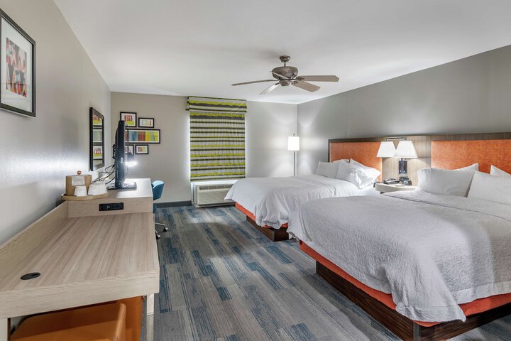 Room 9 of 28
