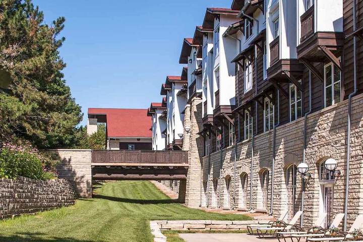 Lied Lodge & Conference Center