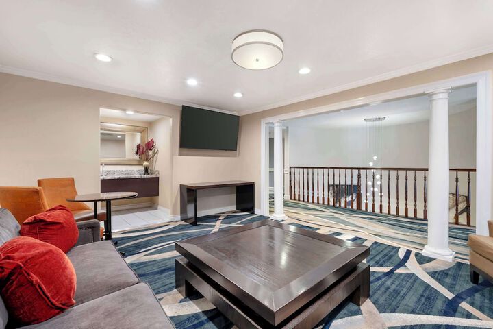 Best Western Plus Newport Mesa Inn