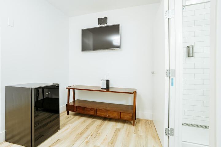 Room 27 of 67