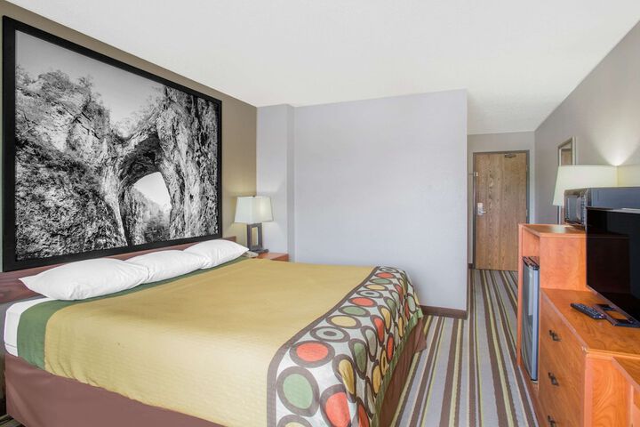 Room 13 of 47