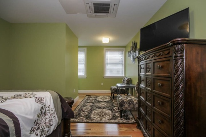 Room 15 of 32