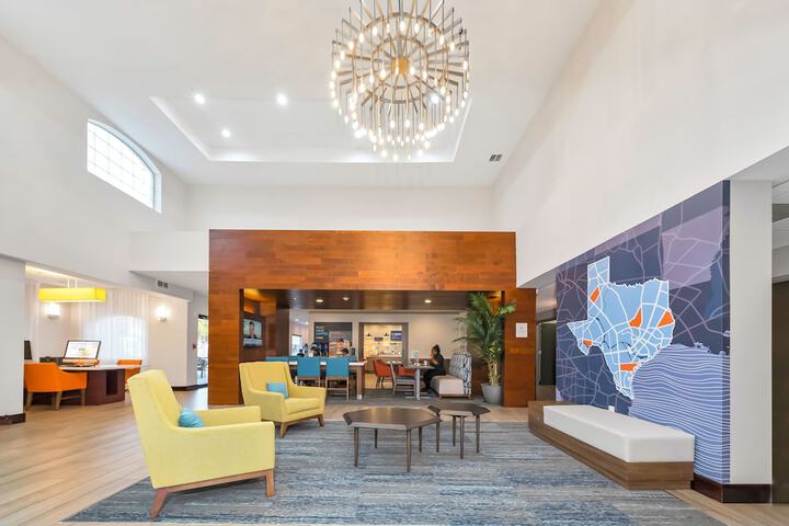 Holiday Inn Express Palestine by IHG