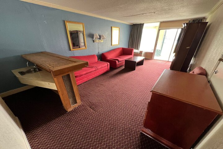 Room 87 of 95