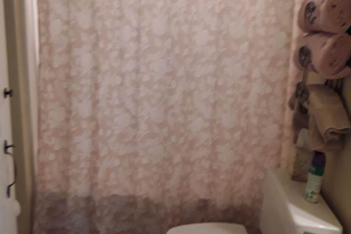 Room 7 of 33