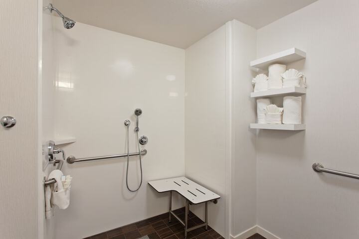 Room 14 of 26