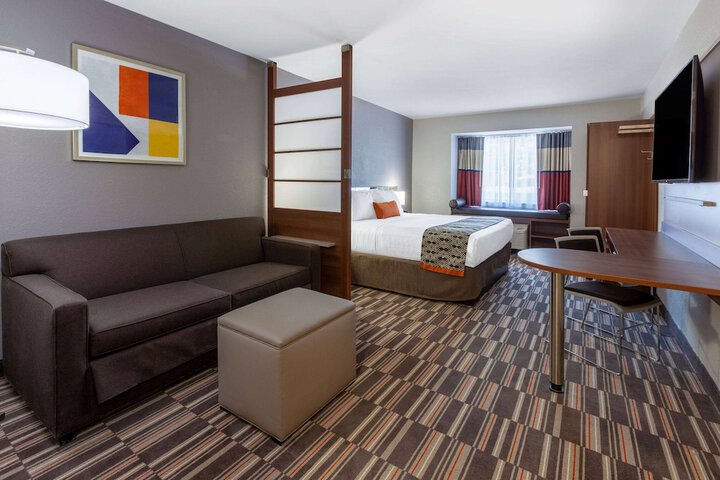 Room 27 of 31