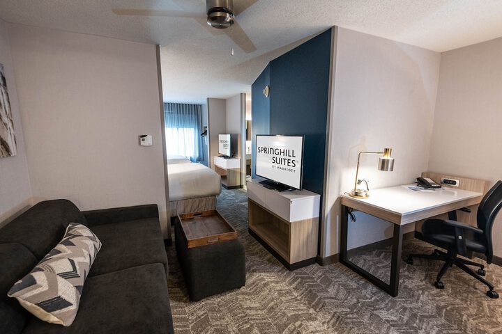 Room 11 of 33