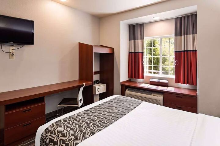 Room 17 of 24