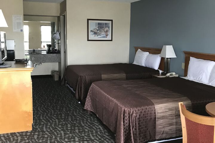 Carolina Inn & Suites of Lake Norman