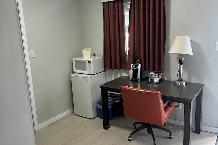 Room 11 of 33