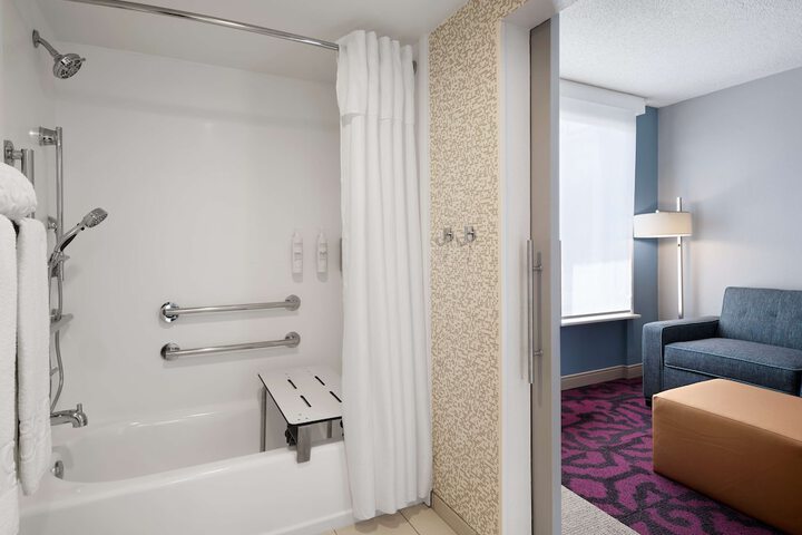Room 31 of 40