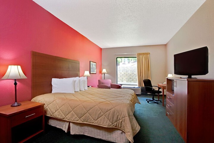 Room 13 of 26