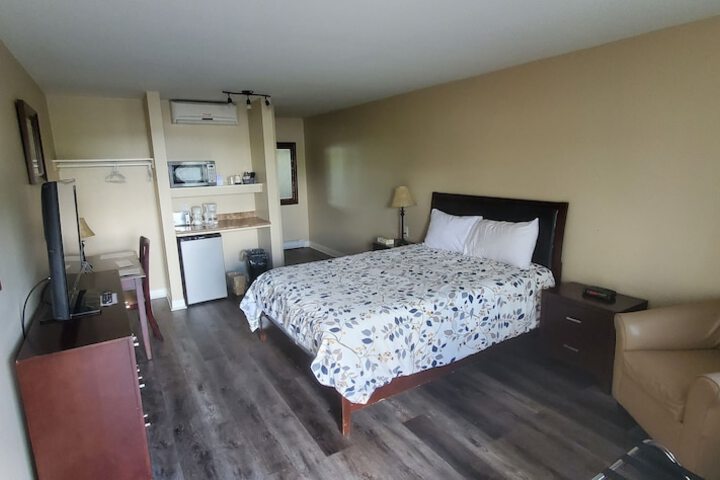 Room 32 of 83