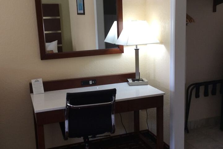 Days Inn by Wyndham Cornelia