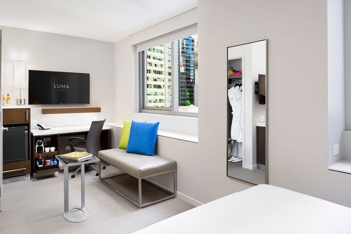 Room 17 of 60