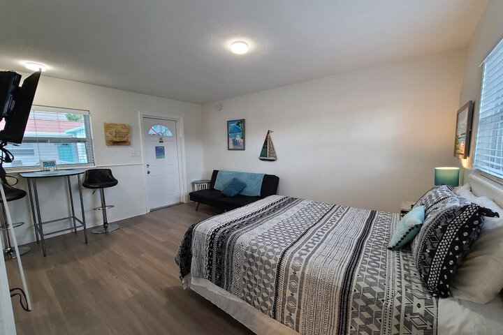 Room 100 of 166