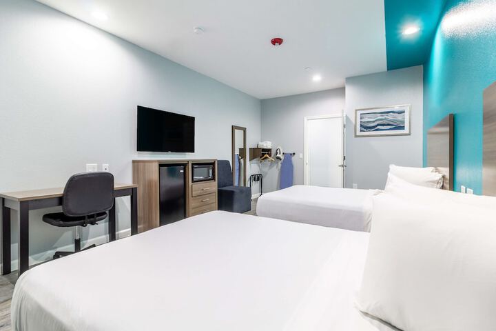 Room 16 of 33
