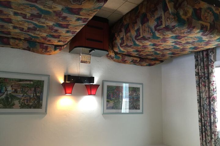 Room 3 of 7
