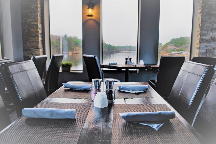 Natura Vue Resort & Boathouse