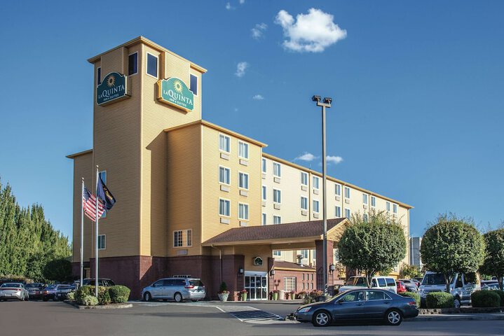 Hotel 5 of 65