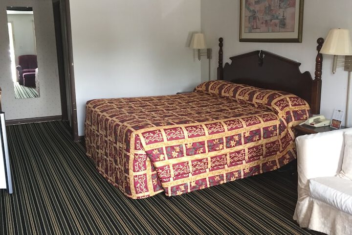 Room 19 of 48