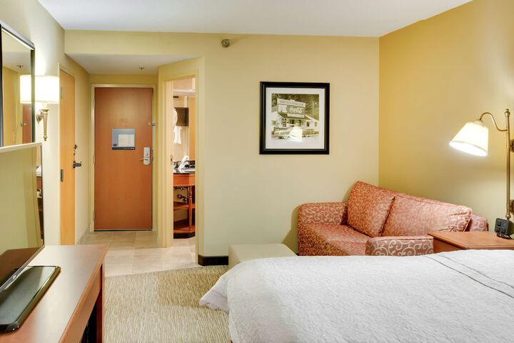 Room 28 of 46