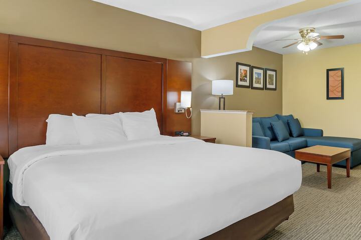 Comfort Suites Findlay I-75 near Sports Complex
