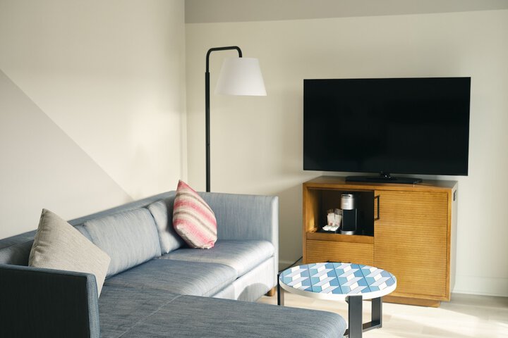 Room 25 of 43