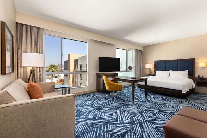 Hampton Inn & Suites Los Angeles - Glendale