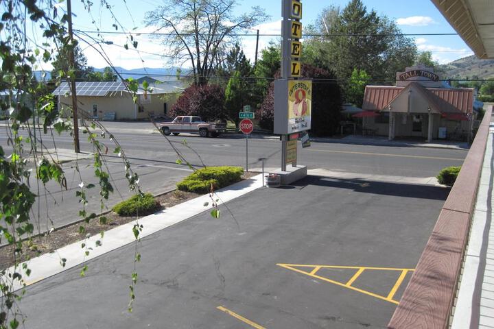 Property Grounds 20 of 20