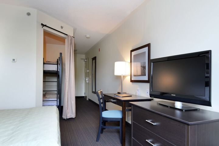 Super 8 by Wyndham Peterborough