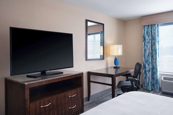 Room 12 of 32