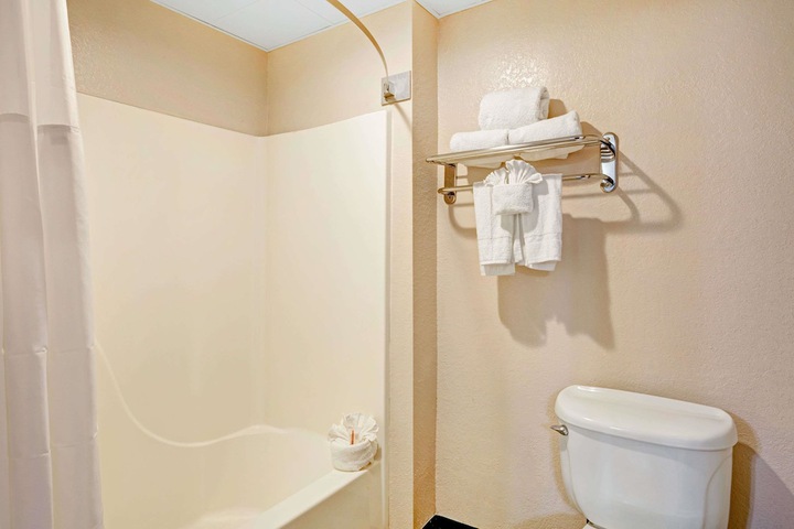 Room 26 of 29