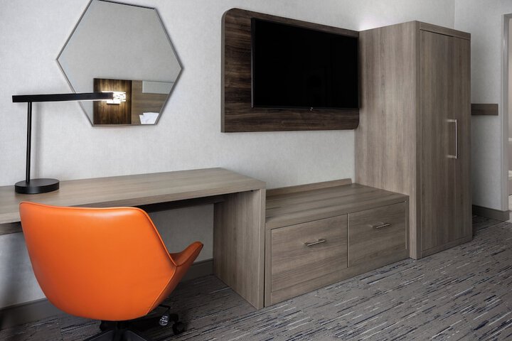 Room 18 of 65