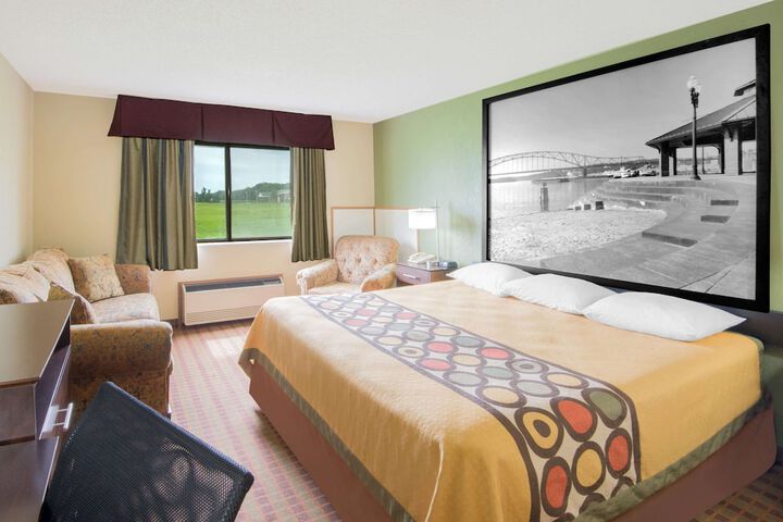Super 8 by Wyndham Story City