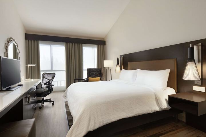 Room 15 of 34