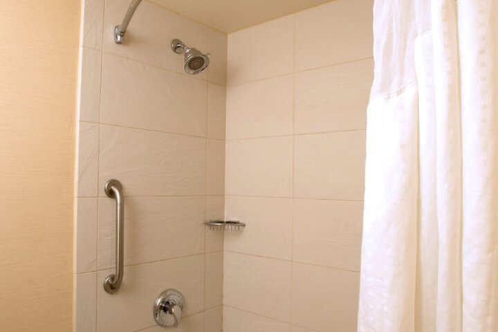 Room 10 of 34