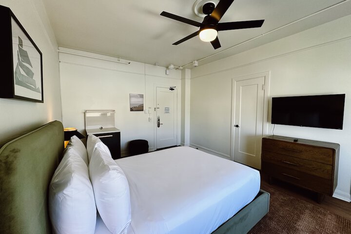FOUND Hotel Carlton Nob Hill
