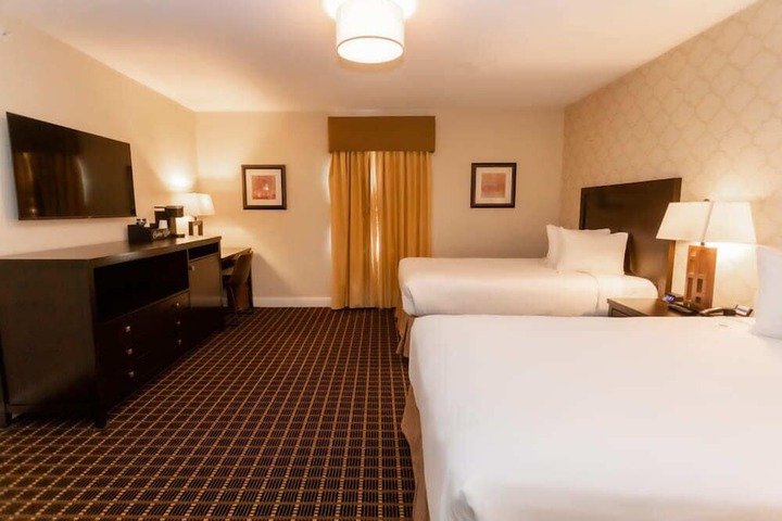 Room 16 of 38